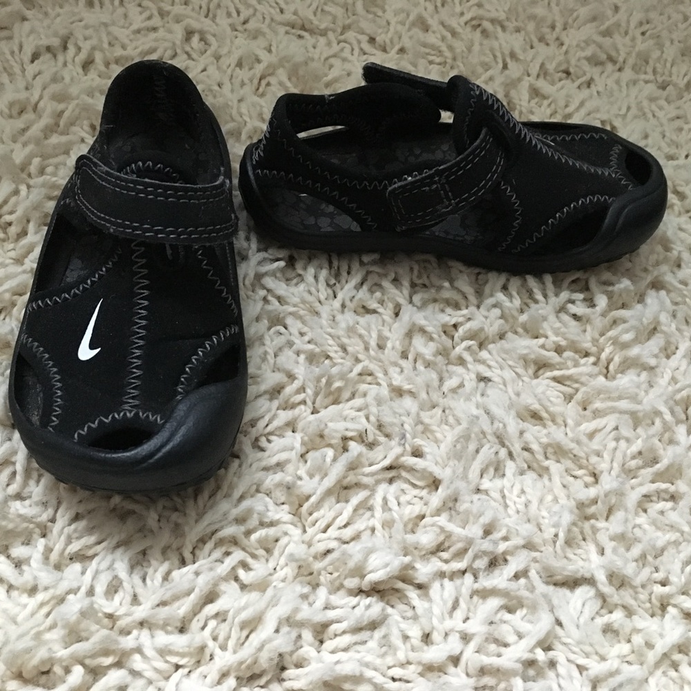 Nike water shoes